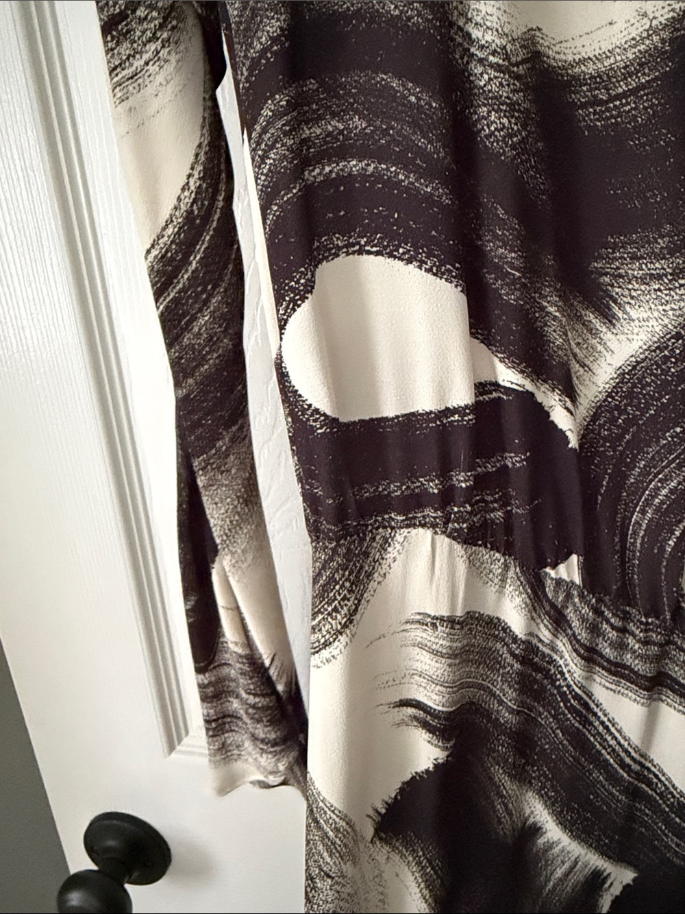 Zara Cream Dress with Black Abstract Brushstroke Design - Picture 4 of 7